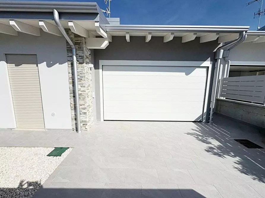 Immagine 7 di Villa in vendita  in pozze a Lonato del Garda