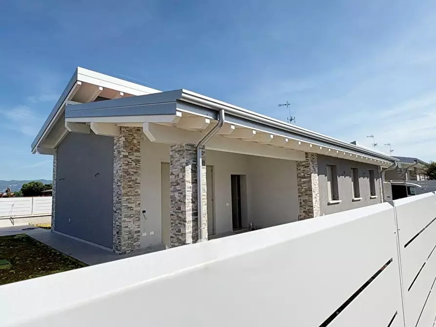 Immagine 9 di Villa in vendita  in pozze a Lonato del Garda
