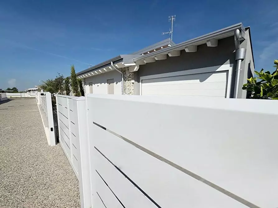 Immagine 10 di Villa in vendita  in pozze a Lonato del Garda