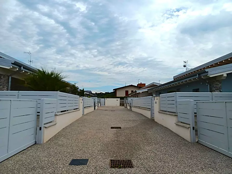 Immagine 12 di Villa in vendita  in pozze a Lonato del Garda