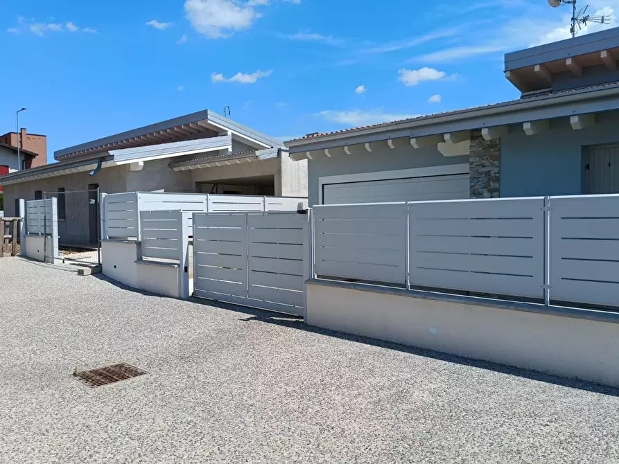 Immagine 14 di Villa in vendita  in pozze a Lonato del Garda