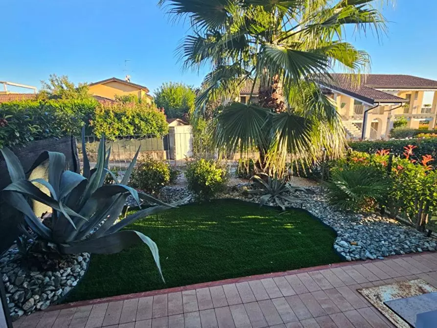 Immagine 13 di Villetta a schiera in vendita  in XXIV Maggio a Lonato del Garda