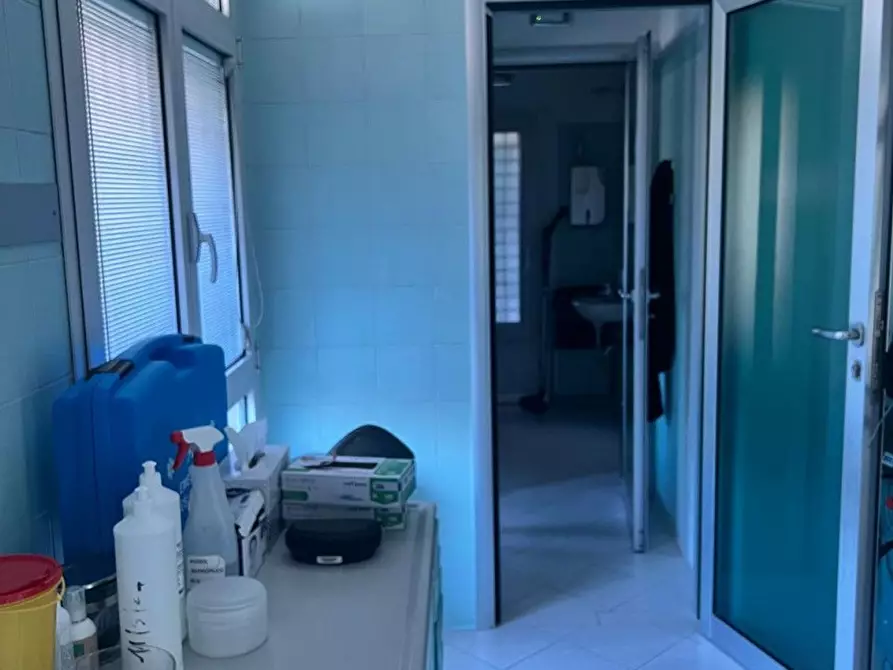 Immagine 6 di Attività commerciale in vendita  in Viale Venezia a Brescia