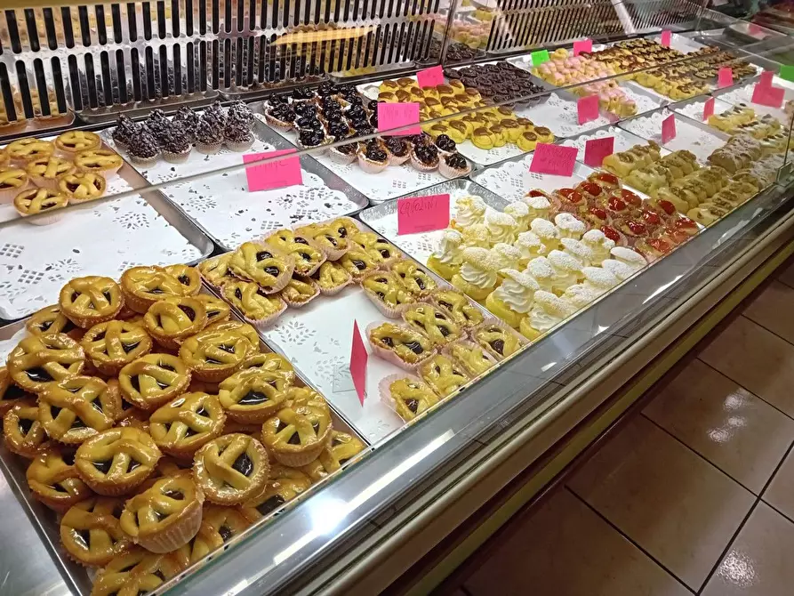 Immagine 4 di Attività commerciale in vendita  in Antonio Gramsci a Desenzano Del Garda