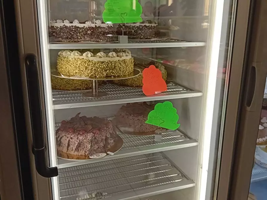 Immagine 13 di Attività commerciale in vendita  in Antonio Gramsci a Desenzano Del Garda