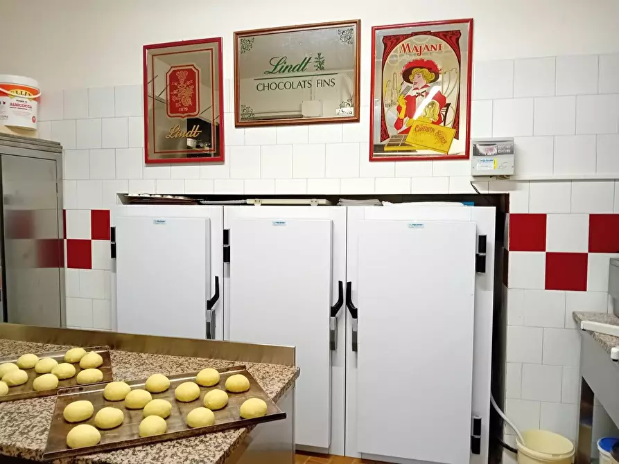 Immagine 20 di Attività commerciale in vendita  in Antonio Gramsci a Desenzano Del Garda