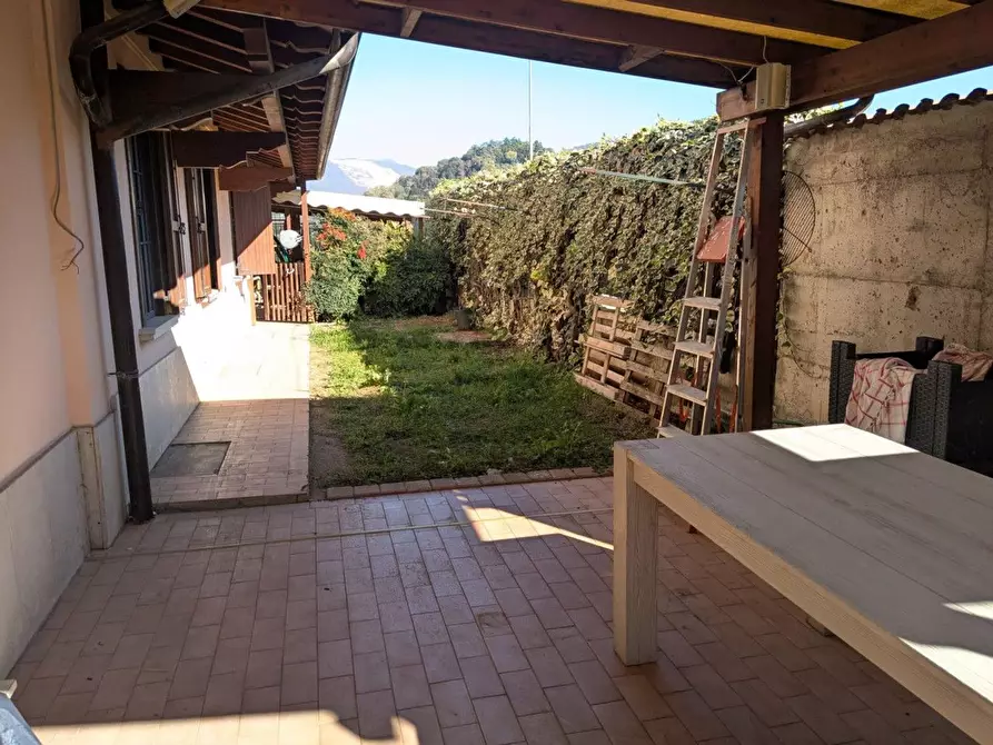 Immagine 8 di Appartamento in vendita  in IV Novembre 1918 a Rezzato