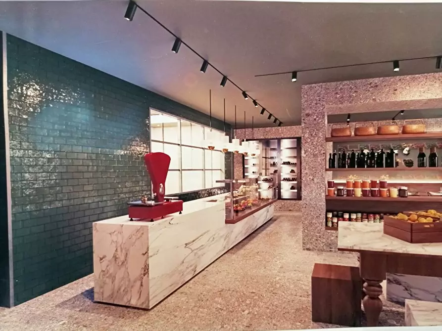 Immagine 4 di Attività commerciale in vendita  in Regia Antica a Lonato del Garda