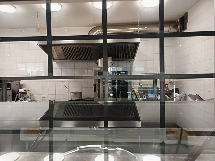 Immagine 6 di Attività commerciale in vendita  in Regia Antica a Lonato del Garda