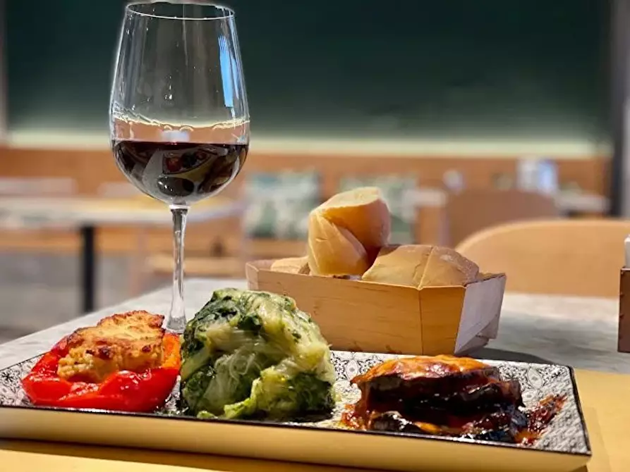 Immagine 10 di Attività commerciale in vendita  in Regia Antica a Lonato del Garda