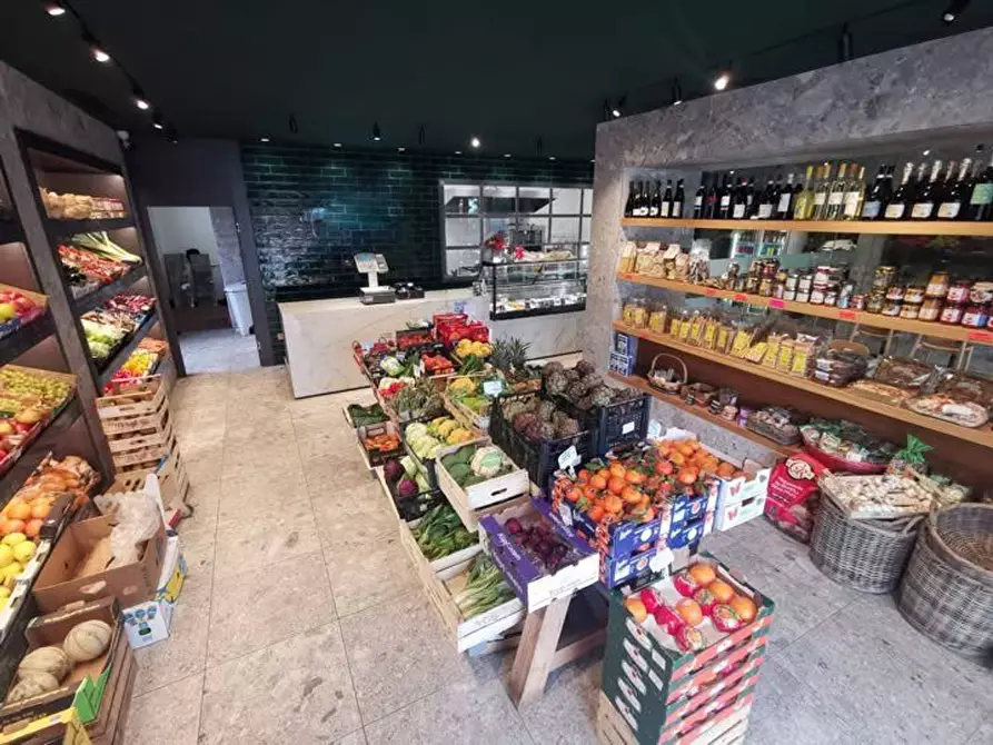 Immagine 11 di Attività commerciale in vendita  in Regia Antica a Lonato del Garda