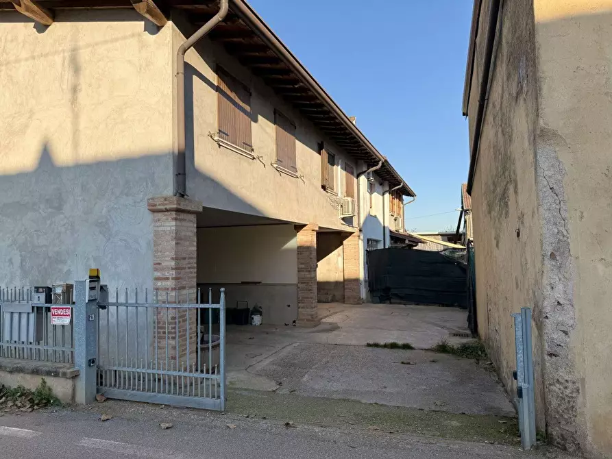 Immagine 23 di Casa semindipendente in vendita  in Sacca a Montichiari
