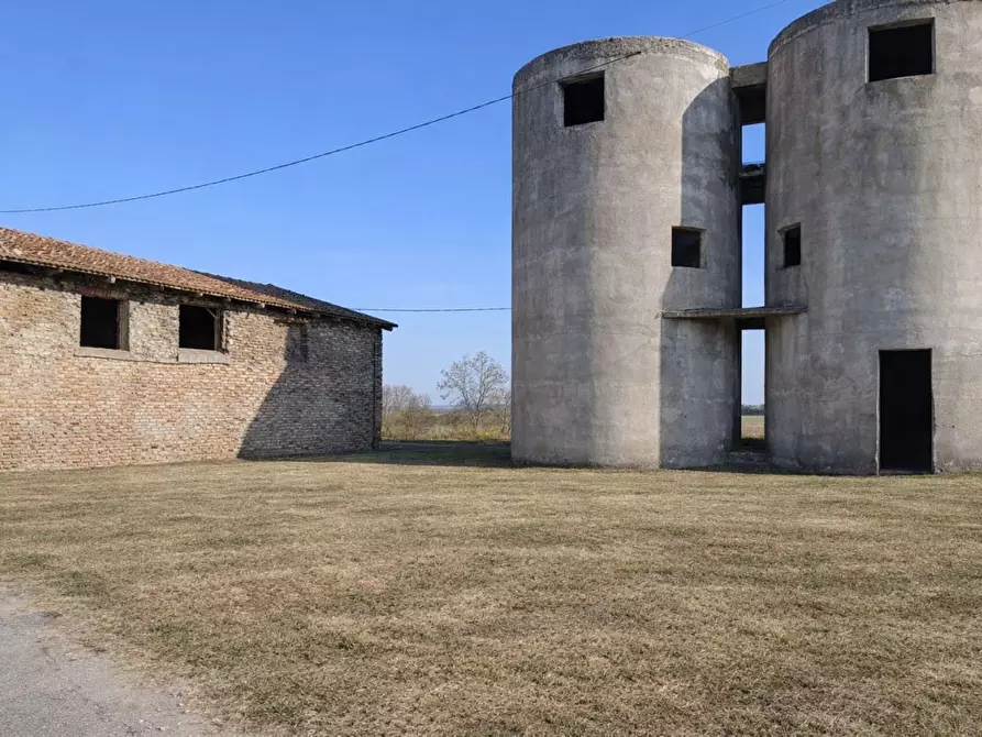 Immagine 4 di Rustico / casale in vendita  in G. Marconi 10 a Castel Goffredo