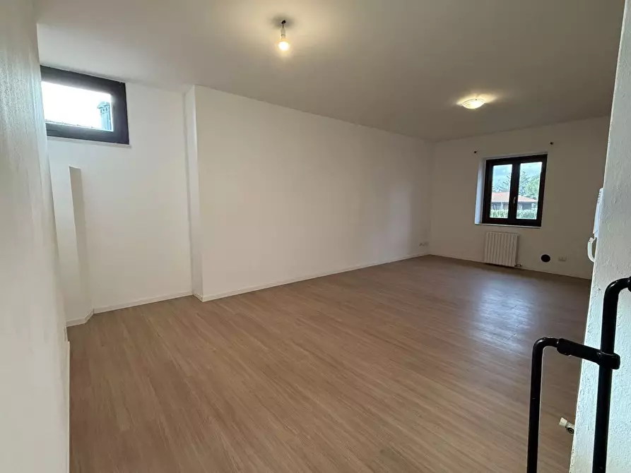 Immagine 2 di Appartamento in vendita  in Piave a Lonato del Garda