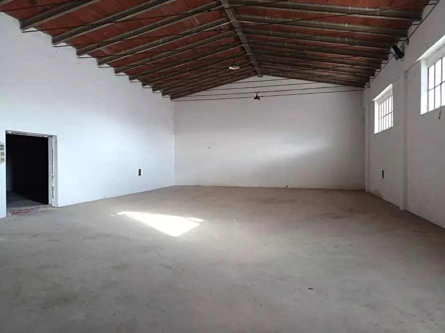 Immagine 3 di Capannone industriale in vendita  in Statale a Calcinato