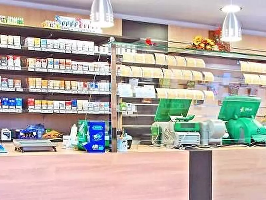 Immagine 4 di Attività commerciale in vendita  in viale marconi a Montichiari