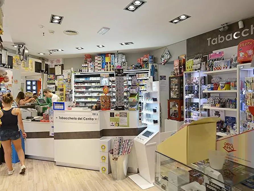 Immagine 5 di Attività commerciale in vendita  in viale marconi a Montichiari