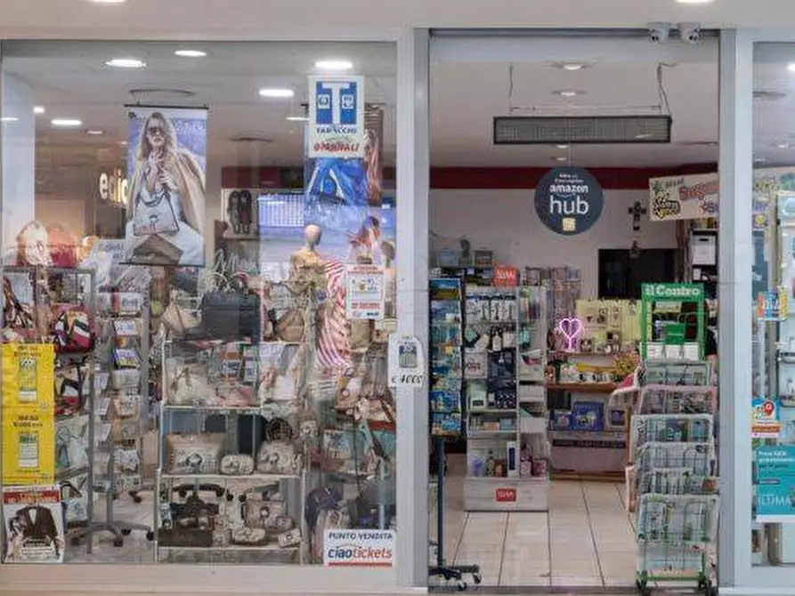 Immagine 6 di Attività commerciale in vendita  in viale marconi a Montichiari