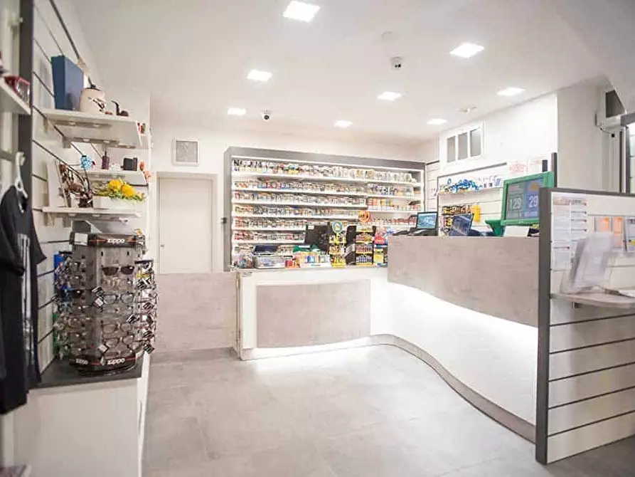 Immagine 7 di Attività commerciale in vendita  in viale marconi a Montichiari