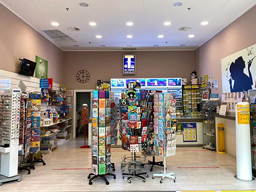 Immagine 8 di Attività commerciale in vendita  in viale marconi a Montichiari