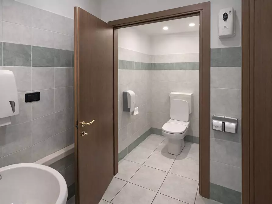 Immagine 10 di Attività commerciale in vendita  in Via Achille Pozzi a Carpenedolo