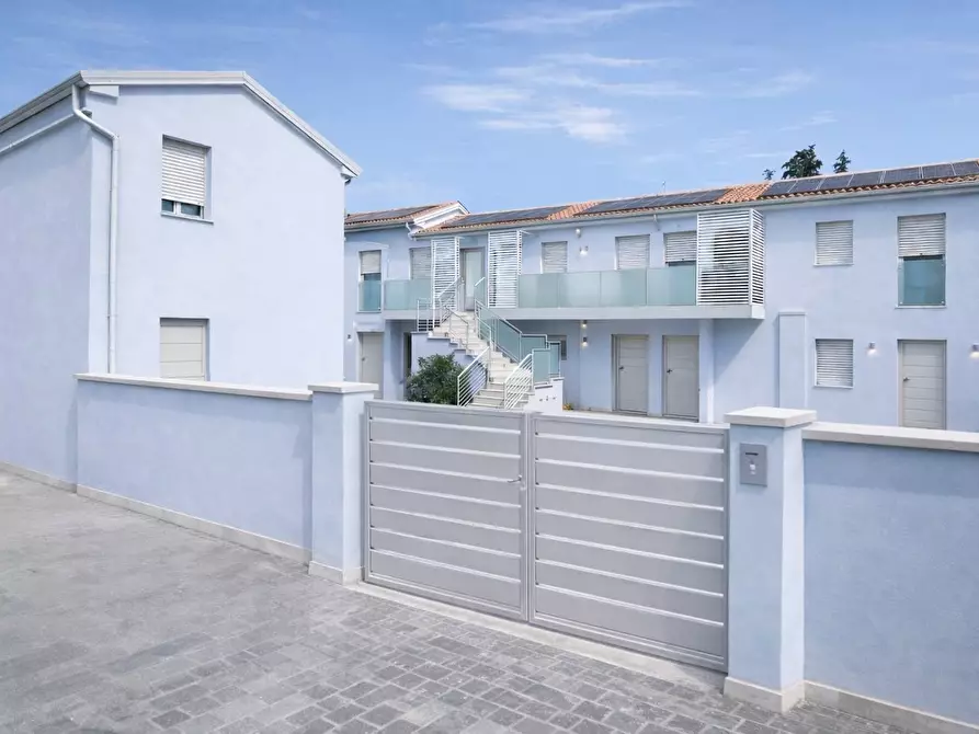 Immagine 2 di Appartamento in vendita  in san benedetto a Desenzano Del Garda