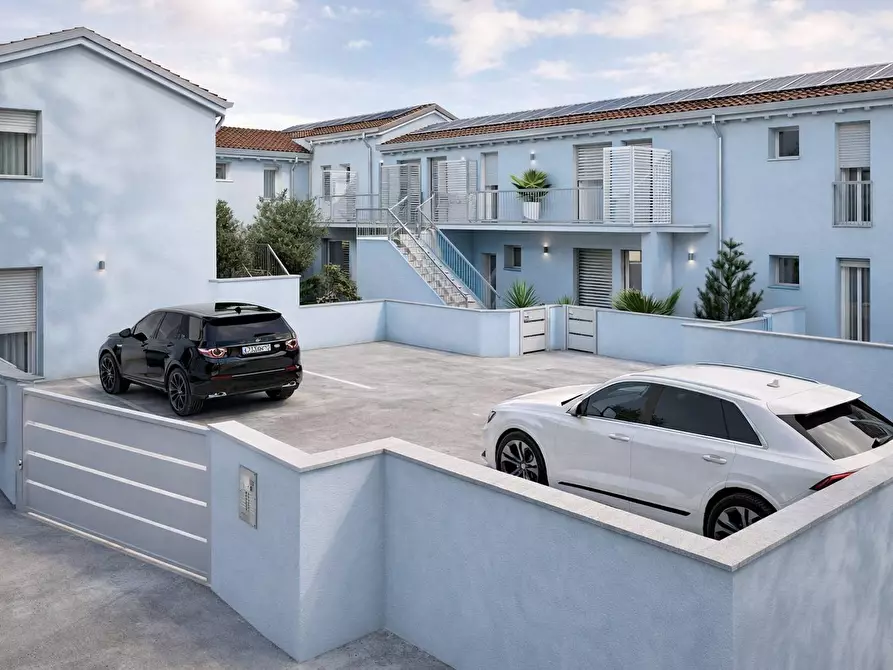 Immagine 10 di Appartamento in vendita  in san benedetto a Desenzano Del Garda