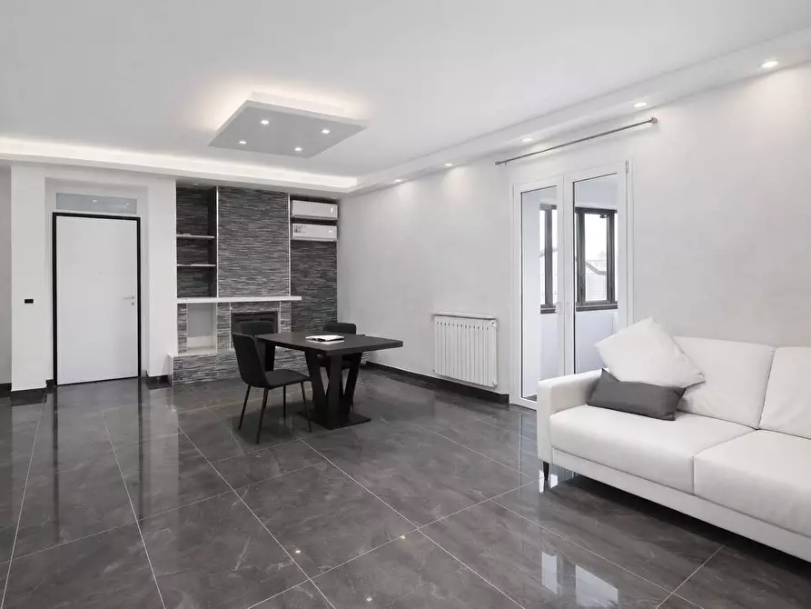 Immagine 1 di Casa semindipendente in vendita  in cavour 125 a Calcinato