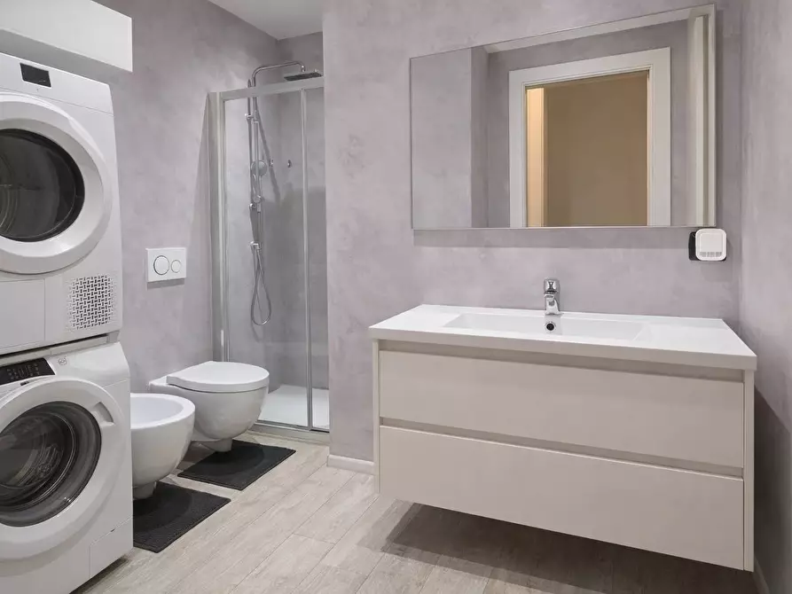 Immagine 8 di Appartamento in vendita  in piazza corlo a Lonato del Garda