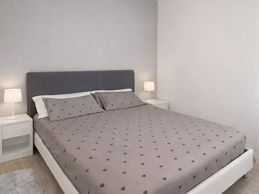 Immagine 6 di Appartamento in vendita  in piazza corlo a Lonato del Garda