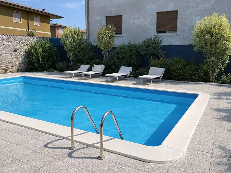 Immagine 1 di Appartamento in vendita  in piazza corlo a Lonato del Garda