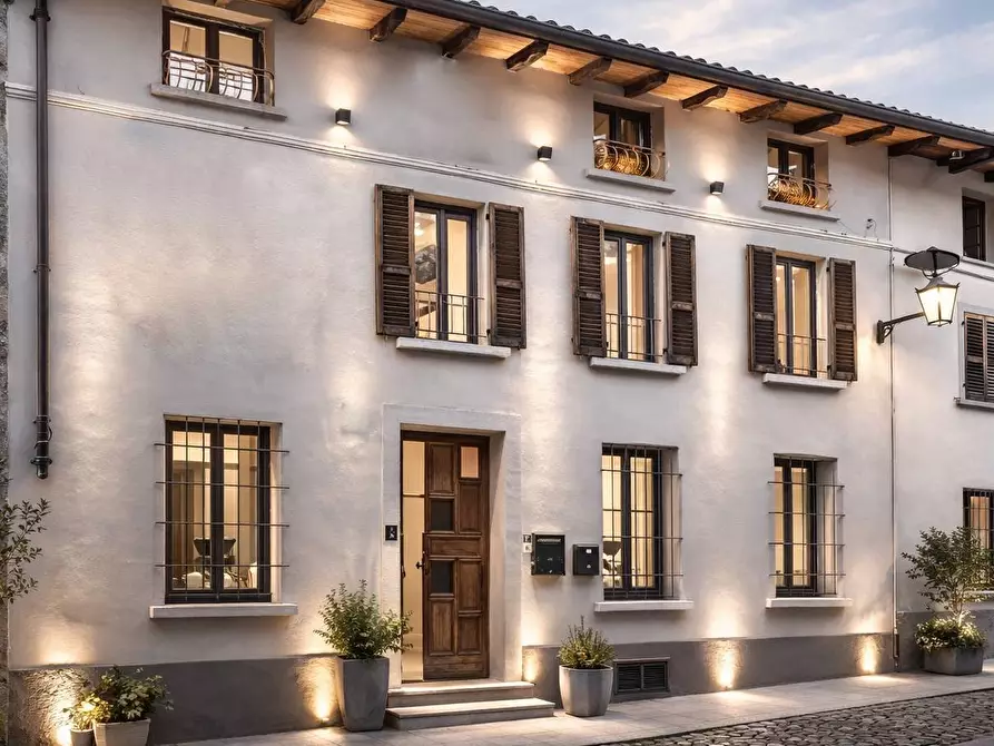 Immagine 1 di Casa semindipendente in vendita  in via repubblica a Lonato del Garda