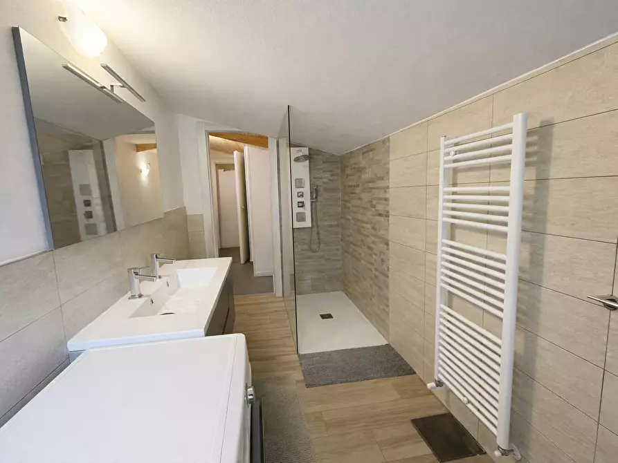 Immagine 12 di Appartamento in vendita  in Sant' Antonio a Montichiari