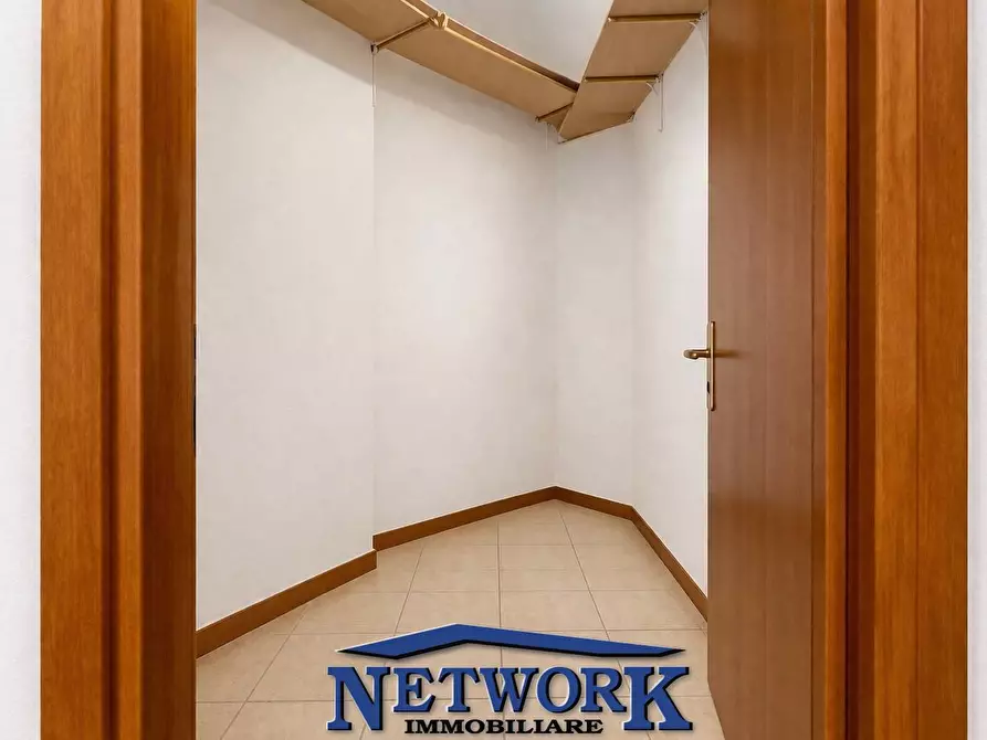 Immagine 21 di Appartamento in vendita  in via pascoli a Montichiari