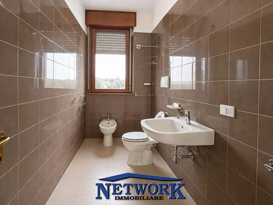 Immagine 13 di Appartamento in vendita  in via pascoli a Montichiari