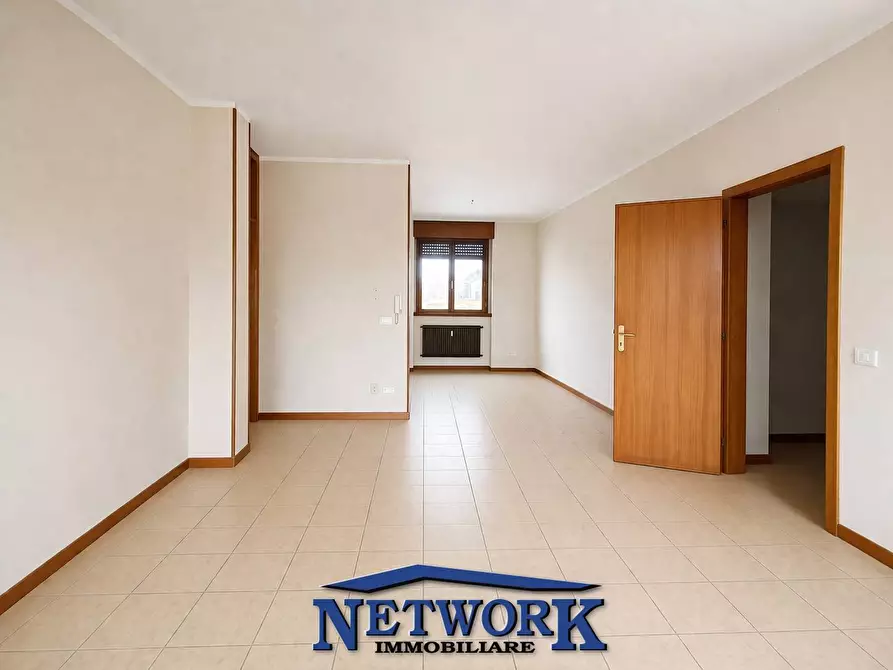 Immagine 5 di Appartamento in vendita  in via pascoli a Montichiari