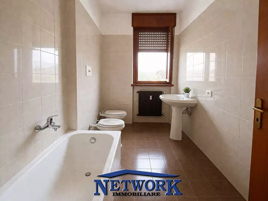 Immagine 19 di Appartamento in vendita  in via pascoli a Montichiari