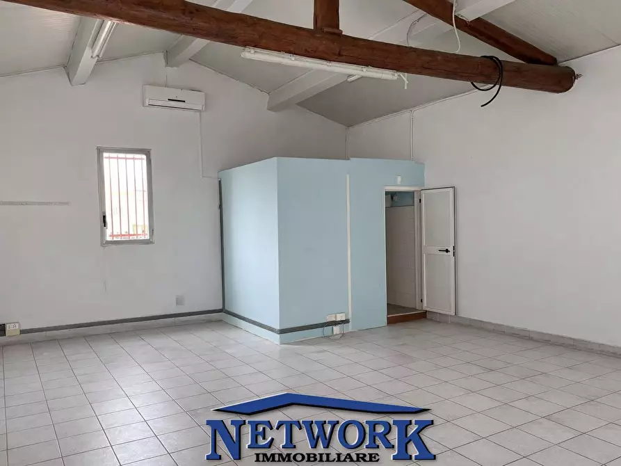 Immagine 6 di Magazzino in vendita  in colombare castiglione 80 a Desenzano Del Garda