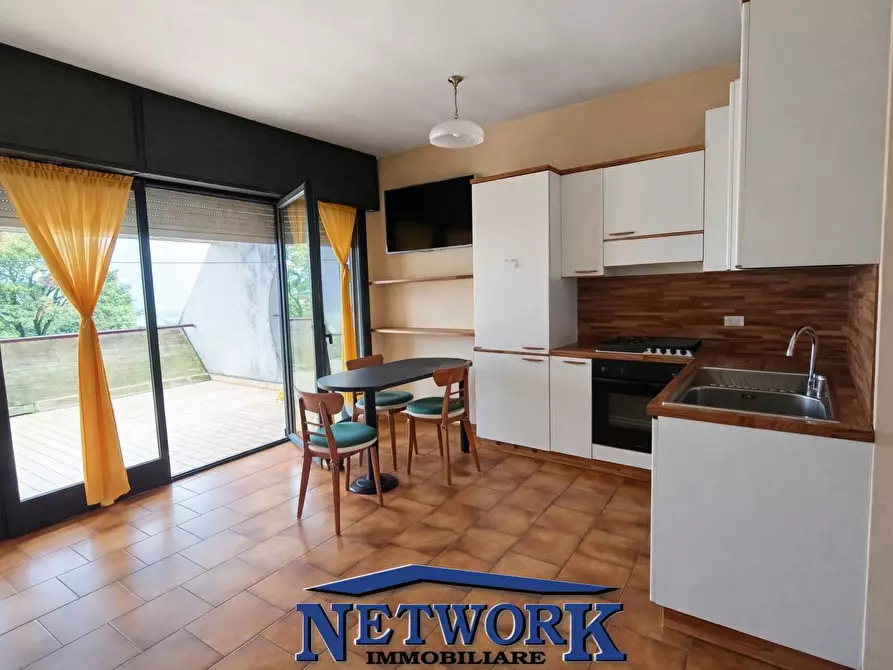 Immagine 7 di Appartamento in vendita  in via giovanni verga a Desenzano Del Garda