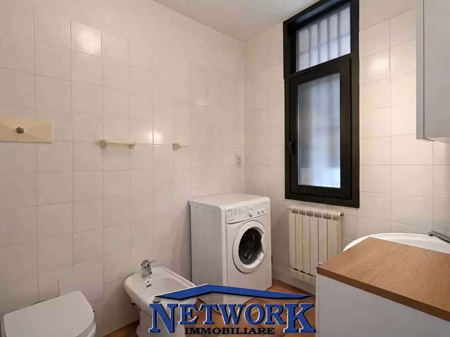 Immagine 13 di Appartamento in vendita  in via giovanni verga a Desenzano Del Garda