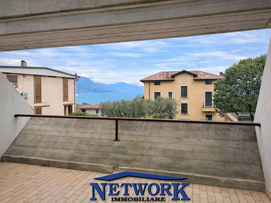 Immagine 1 di Appartamento in vendita  in via giovanni verga a Desenzano Del Garda