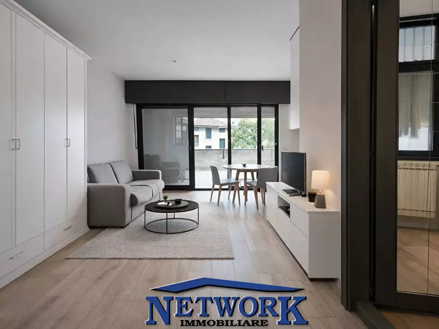 Immagine 4 di Appartamento in vendita  in via giovanni verga a Desenzano Del Garda