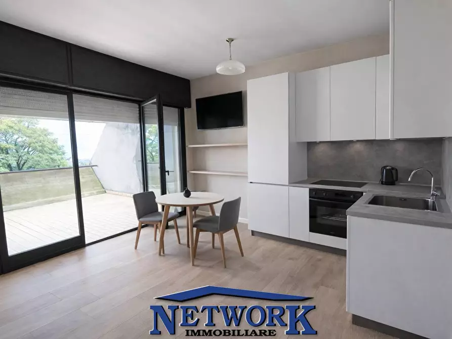 Immagine 6 di Appartamento in vendita  in via giovanni verga a Desenzano Del Garda