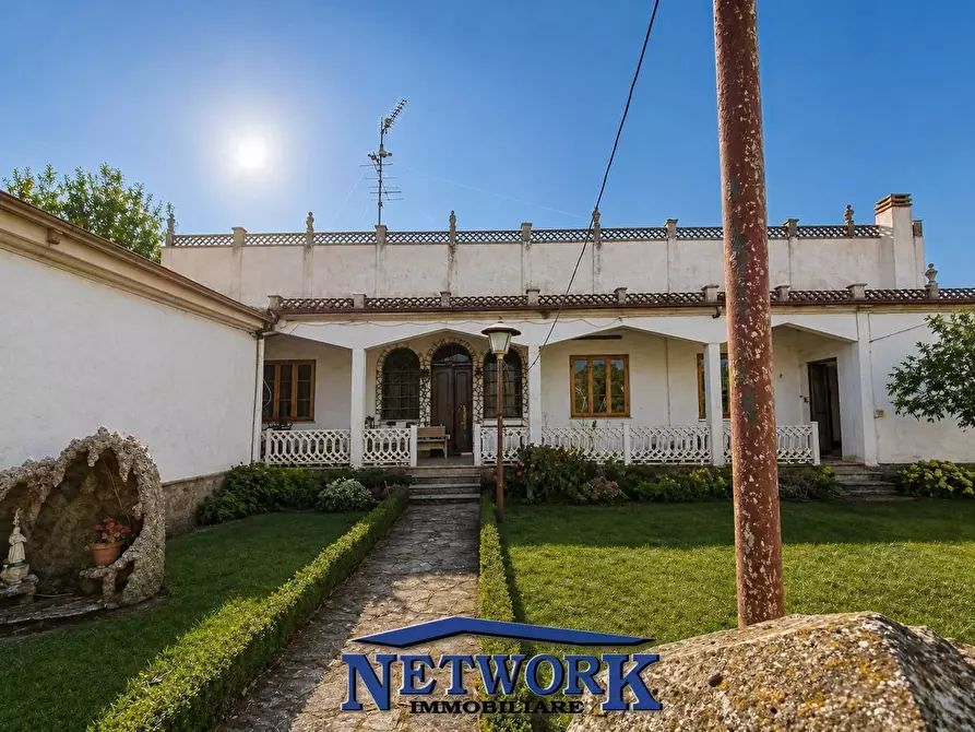 Immagine 1 di Palazzo in vendita  in via cerri a Goito