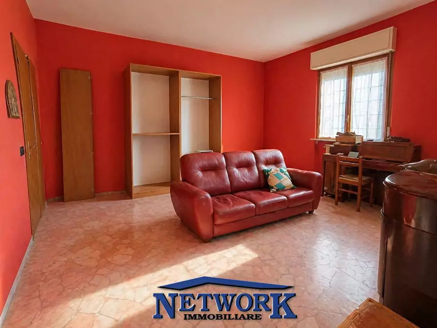 Immagine 5 di Palazzo in vendita  in via cerri a Goito