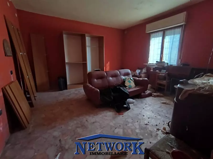 Immagine 6 di Palazzo in vendita  in via cerri a Goito