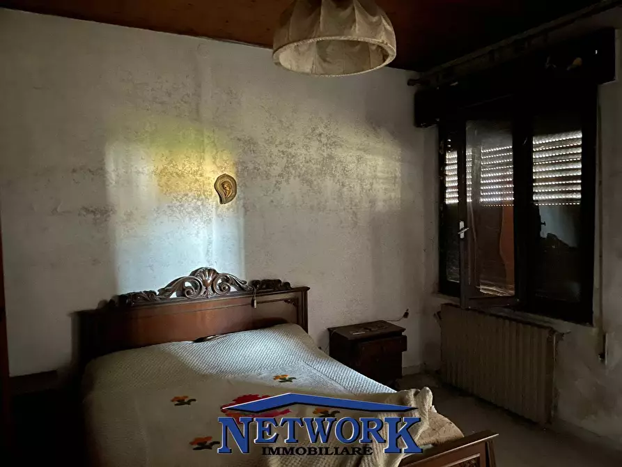 Immagine 10 di Palazzo in vendita  in via cerri a Goito