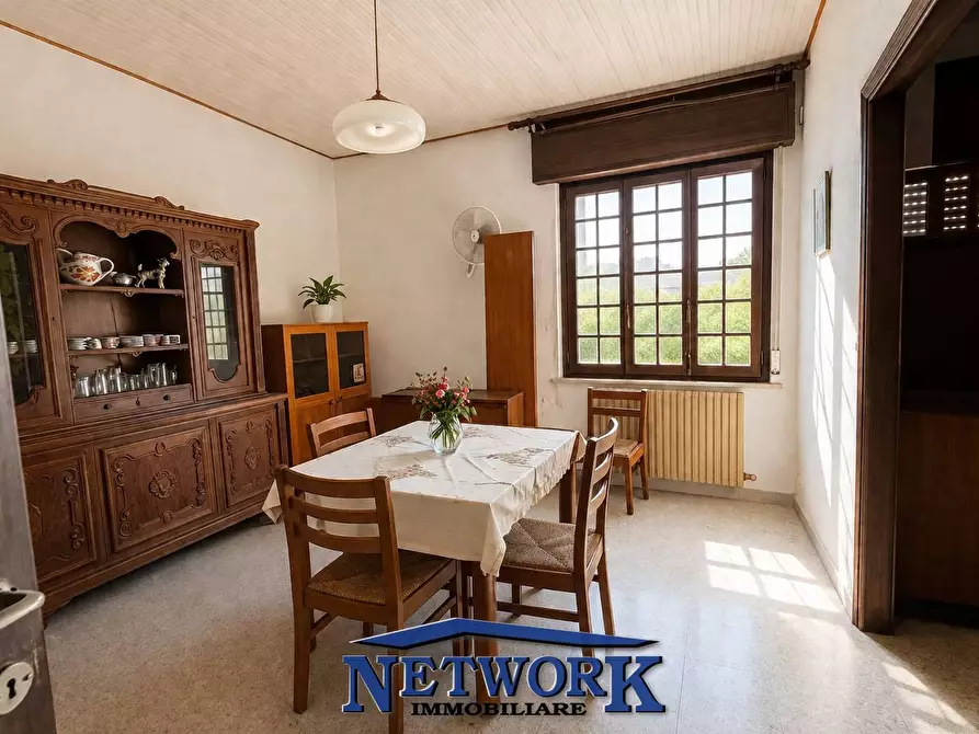 Immagine 11 di Palazzo in vendita  in via cerri a Goito