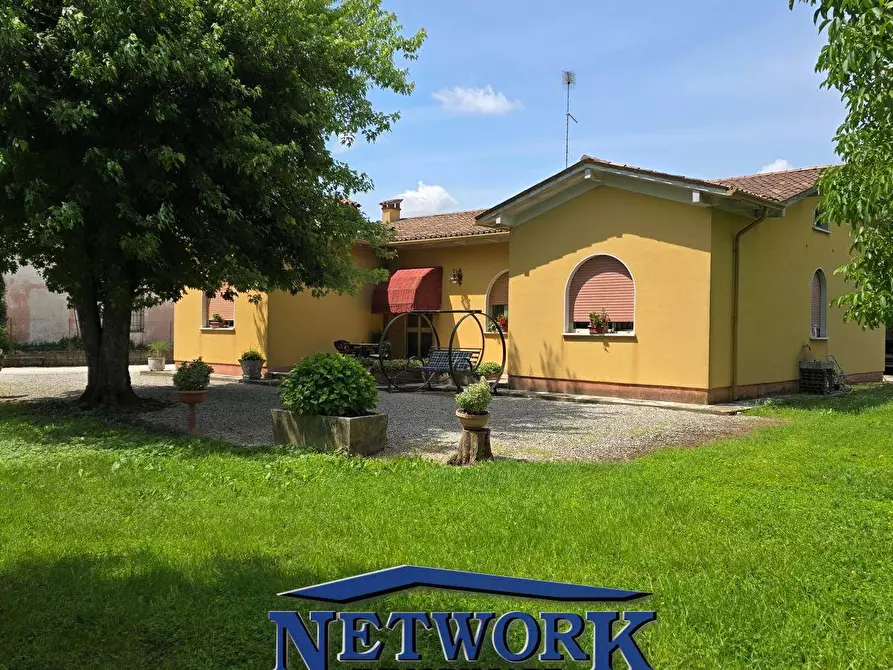 Immagine 2 di Rustico / casale in vendita  in via cerri a Goito