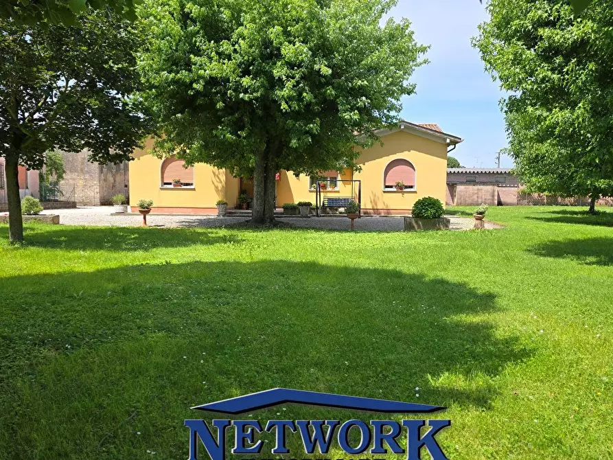 Immagine 4 di Rustico / casale in vendita  in via cerri a Goito